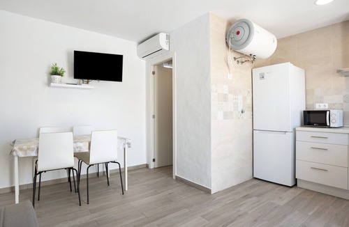 Conil de la Frontera House | Vacation Home "Casa Luype 1" with 2 Private Terraces, Shared Pool & Wi-Fi