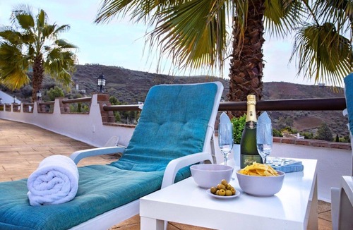 Alcaucin Apartment | Vacation home El Encinar