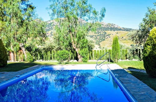 Montecorto House | Vacation Home 'El Rancho' with Mountain View, Pool, Wi-Fi & Garden
