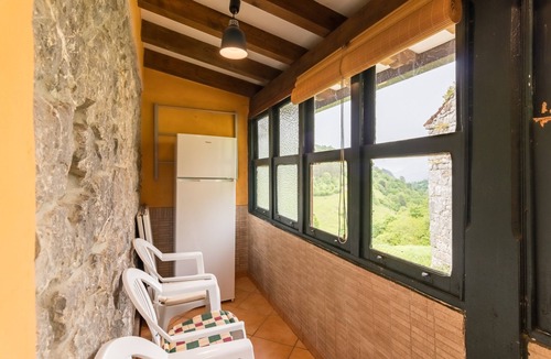 Arredondo House | Vacation Home 'El Rincón De La Naturaleza' with Private Garden, Balcony and Wi-Fi