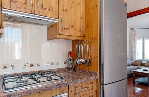 Almogia House | Vacation Home "Sunset El Tejar" with Mountain View, Private Pool & Wi-Fi