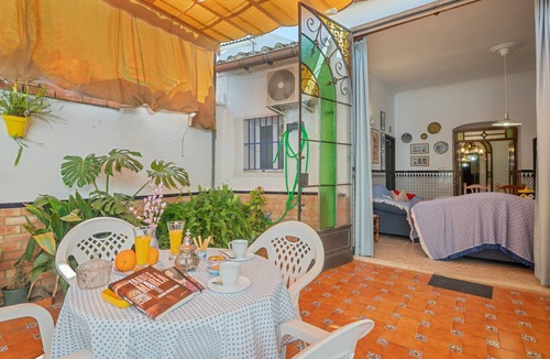 Manzanilla House | Vacation Home 'Una Casa Azul' with Private Terrace, Wi-Fi & Air Conditioning
