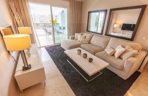 Puerto Banus Apartment | VACATION MARBELLA I Brand New Terrazas de Banús Apt, 24-7 Security, a minute from the Marina, The Sea and Luxury Shopping