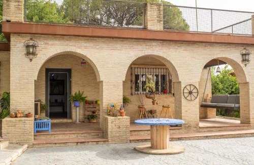 Palomares del Rio Apartment | VAHADDA HOUSE