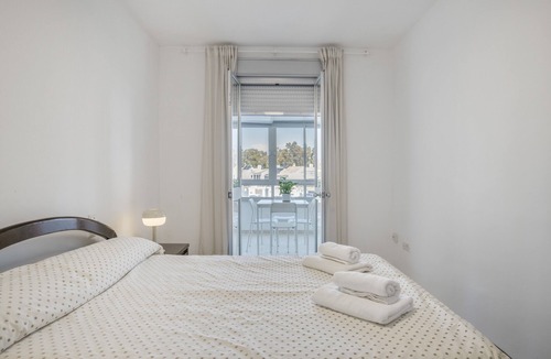 Valdelagrana Apartment | Valdelagrana Beach & Pool Apartment with Shared Pool, Private Terrace, and Wi-Fi