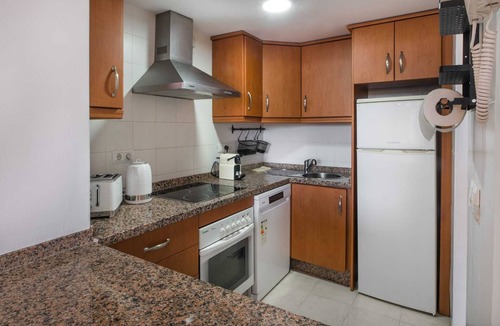 Puerto de la Duquesa Apartment | VALGA Quiet coastal retreat with sea views