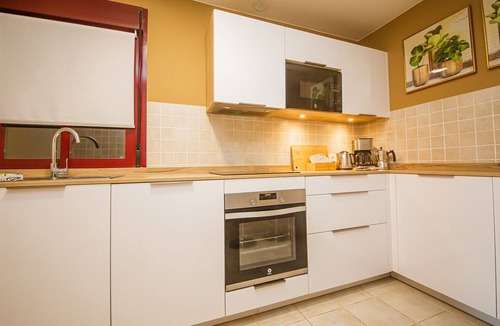 Puerto de la Duquesa Apartment | Viñedos del Mar apt J1