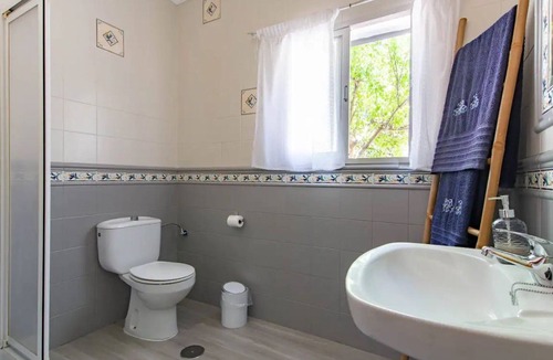 Antequera Villa | Villa 'Rosales' with Mountain View, Wi-Fi and Air Conditioning