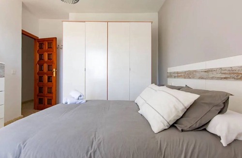 Antequera Villa | Villa 'Rosales' with Mountain View, Wi-Fi and Air Conditioning