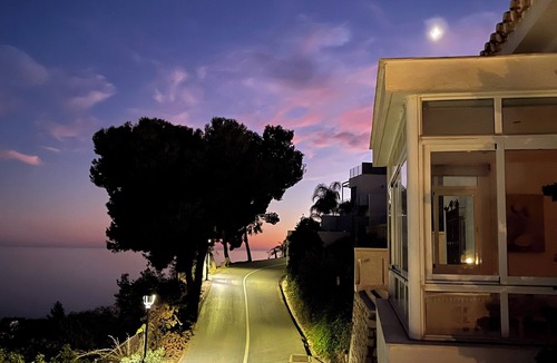 Salobrena Villa | Vila Tita—fairytale views with an infinity pool, spa tub, & an outdoor kitchen