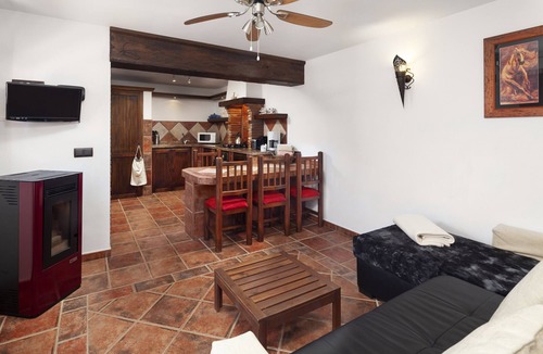 Villanueva del Trabuco Villa | Villa 'Alter Real, Luxury Holiday Retreat' with Mountain View, Shared Pool and Wi-Fi