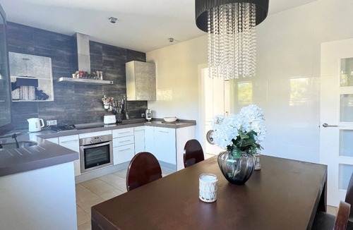 Cabo Roche Ski Chalet | Villa Amadeus. 500m from the long Roche beach