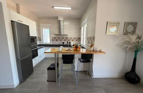Alhaurin el Grande Villa | Villa Ana, privada para 6 personas con piscina y vistas a la sierra de Mijas