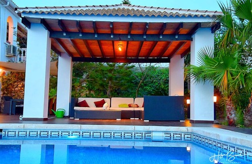 Moclinejo Villa | Villa Axarquia – Sea View to Málaga, Heated Pool, 100 Mbps Wi-Fi, EV Charger