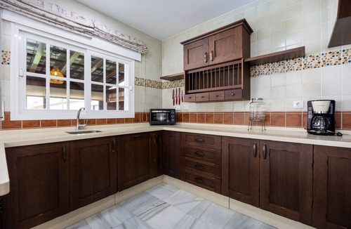 Poblado de Sancti Petri Villa | Villa 'Aytana' with Private Pool, Wi-Fi and Air Conditioning