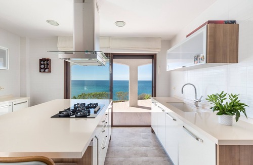 Isla Plana Villa | Villa 'Azohia De Las Palomas' with Sea View, Wi-Fi and Air Conditioning