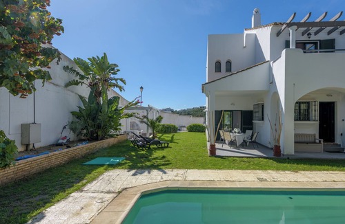 Puerto de la Duquesa Villa | Villa 'Bali' with Mountain View, Private Pool and Wi-Fi