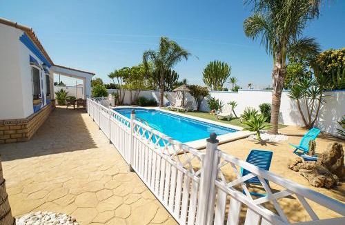 Conil de la Frontera House | VILLA BANANERA CON PISCINA PRIVADA en CONIL DE LA FRONTERA