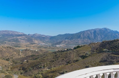 Rio Velez Villa | Villa Bravo Viñuela by Ruralidays
