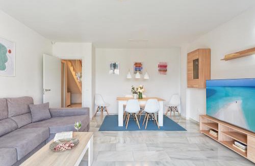 Torre de Benagalbon House | VILLA by the beach. Pool, Priv Parking and Golf