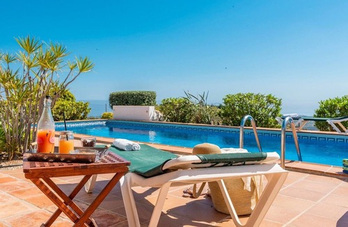 Cajiz Villa | Villa Cala Chica Cajiz by Ruralidays