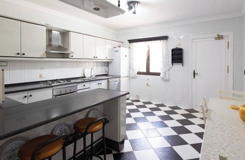 Benalup-Casas Vieja Villa | Villa Carmona Benalup-Casas Viejas by Ruralidays