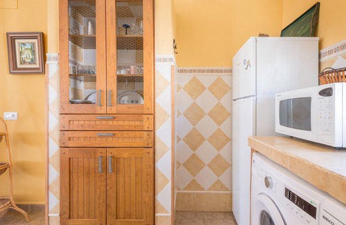 Campano House | Villa "Casa Layda" for Families with Outdoor Pool, Wi-Fi, and Air Conditioning