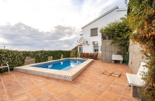 Competa Villa | Villa 'Casa Haza Rila' with Pool, Beautiful Mountain Views, Garden & Wi-Fi