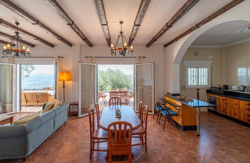 Alcaucin Villa | Villa 'Casa Hyam' with Lake View, Private Pool and Air Conditioning