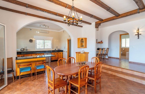 Alcaucin Villa | Villa 'Casa Hyam' with Lake View, Private Pool and Air Conditioning