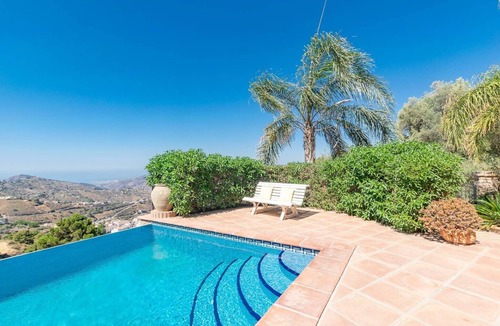 Competa Villa | Villa 'Casa La Mirada' with Sea View, Pool & Wi-Fi