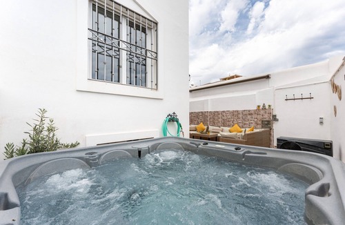 Torreblanca Villa | Villa 'Casa Ohana' with sea views, Wi-Fi, and air conditioning