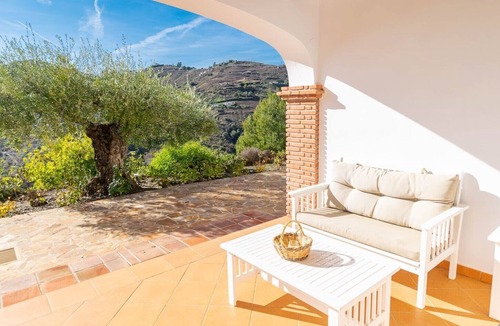 Competa Villa | Villa 'Cortijo De La Abuela' with Mountain View, Wi-Fi and Air Conditioning