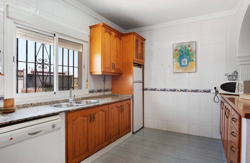 Campano House | Villa 'Cruz del Sur' with Pool, Garden, 3 Terraces & Wi-Fi