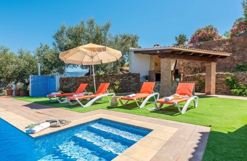 Sayalonga Villa | Villa Dajabe Sayalonga by Ruralidays