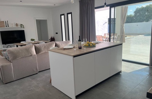 Lucena House | Villa de Aras .