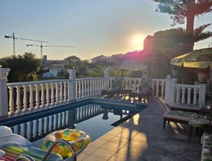 Torreblanca Villa | Villa Don Giovanni Fuengirola, Piscina Privada y vistas al mar y a la Montaña