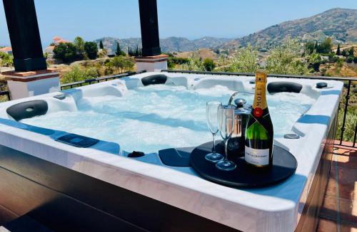 Competa Bed & Breakfast | Villa El Dorado B&B and Wellness - Adults Only