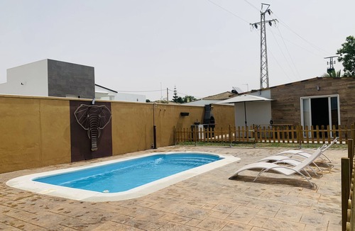 Chiclana de la Frontera House | VILLA WITH PRIVATE POOL AND BALINESA BED FOR 7 PEOPLE