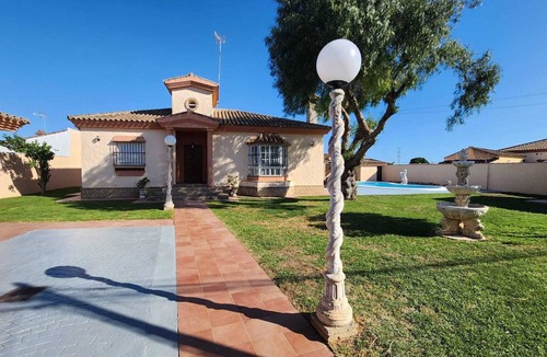 Chiclana de la Frontera Ski Chalet | Villa los Almonds.