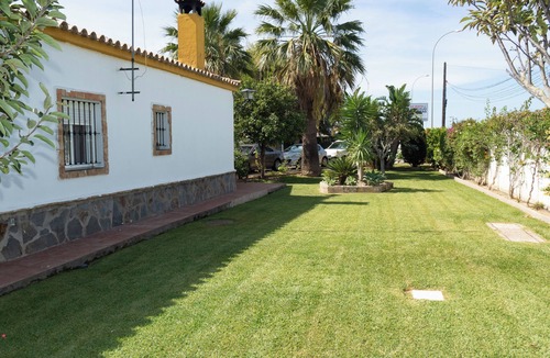 Chiclana de la Frontera Ski Chalet | Villa in La Barrosa/Green Frog