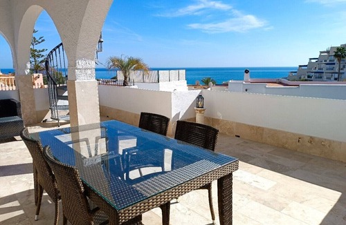 La Parata Ski Chalet | Villa Estupenda con Piscina Privada, Wifi, Vistas al Mar y Terrazas Grandes