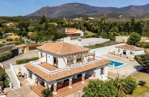 New Golden Mile House | Villa Hermana del Sol by Lica