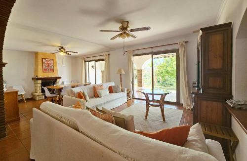 New Golden Mile House | Villa Hermana del Sol by Lica