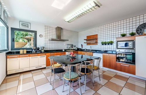 Benalmadena Costa Villa | Villa 'Holivista' with Sea View, Wi-Fi and Air Conditioning