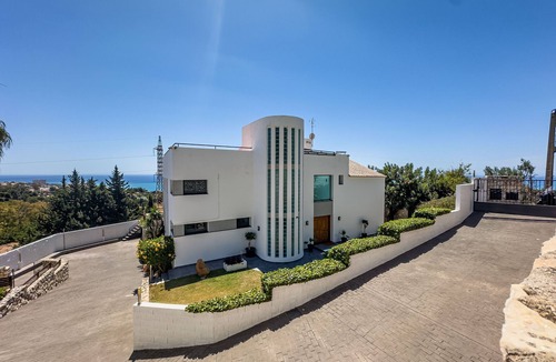 Benalmadena Costa Villa | Villa 'Holivista' with Sea View, Wi-Fi and Air Conditioning