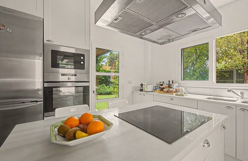 Sotogrande Villa | Villa 'Impresionante Con Piscina' with Private Pool, Wi-Fi and Air Conditioning