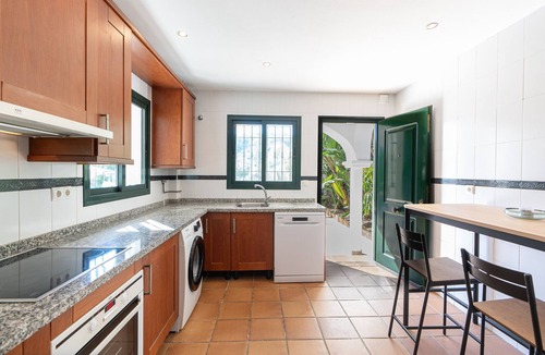 Manilva Ski Chalet | villa in goleto wwith private pool
