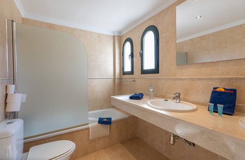Manilva Ski Chalet | villa in goleto wwith private pool