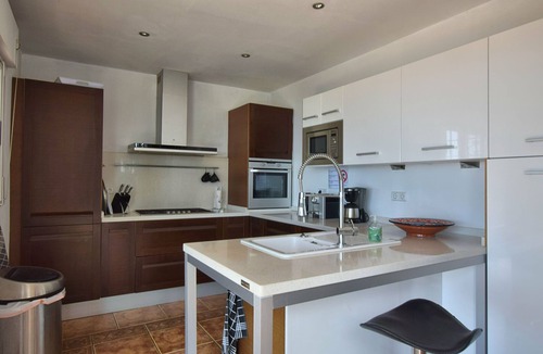 Sayalonga Villa | Villa in Sayalonga with Private Pool